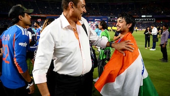 After 'Dhoni Finishes Off In Style', Shastri's Epic Fail In T20 WC Commentary