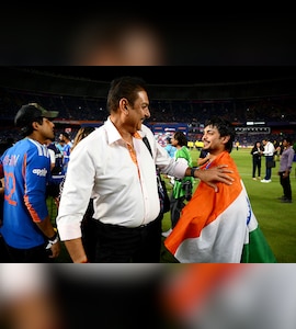 After "MS Dhoni Finishes Off In Style", Ravi Shastris Epic Fail In T20 World Cup Final Commentary