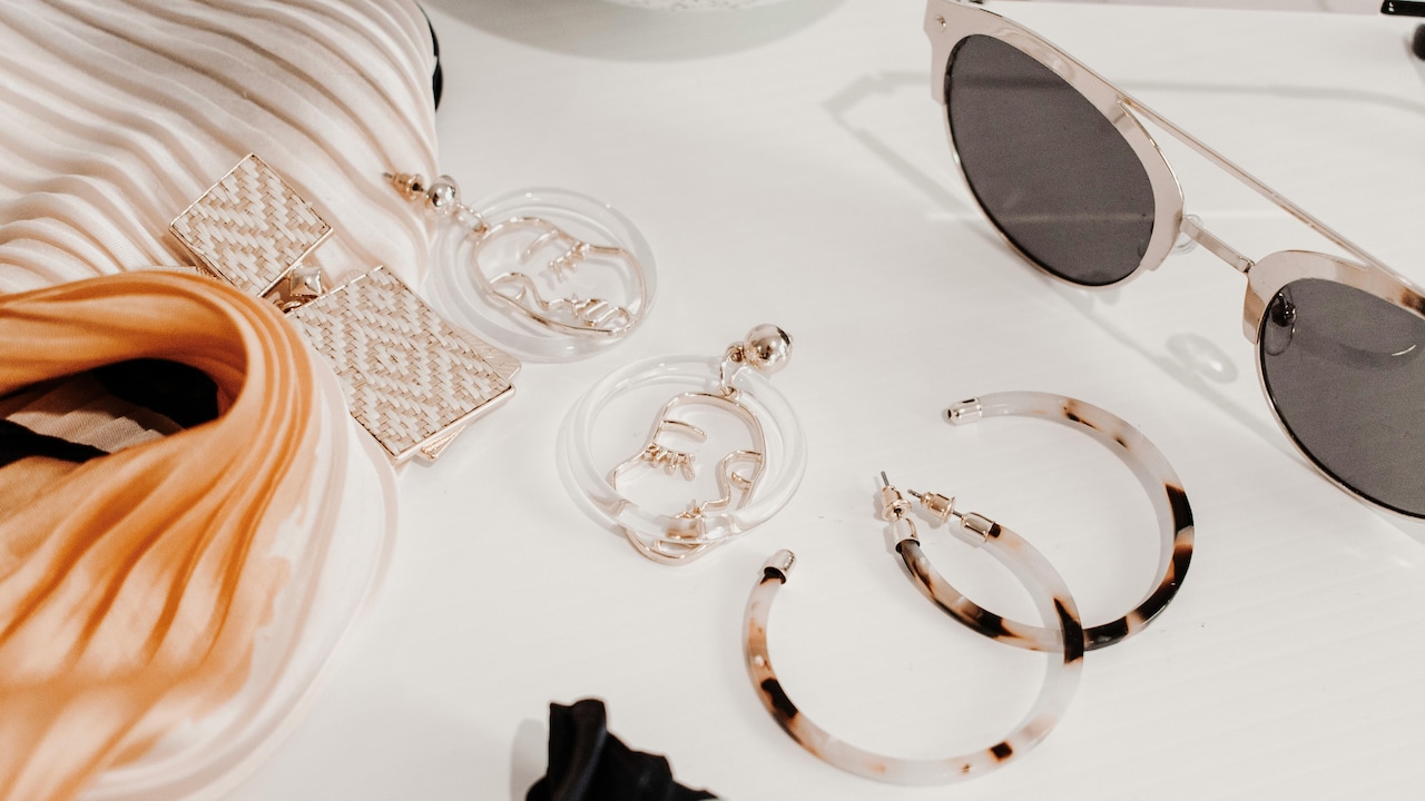 Let your accessories be the showstopper