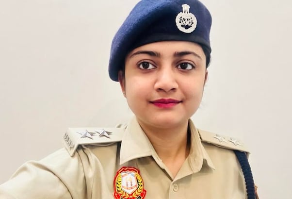 दिल्ली पुलिस में ACP और अब UPSC में 42वीं रैंक, चंपारण की अपूर्वा वर्मा की सक्सेस स्टोरी