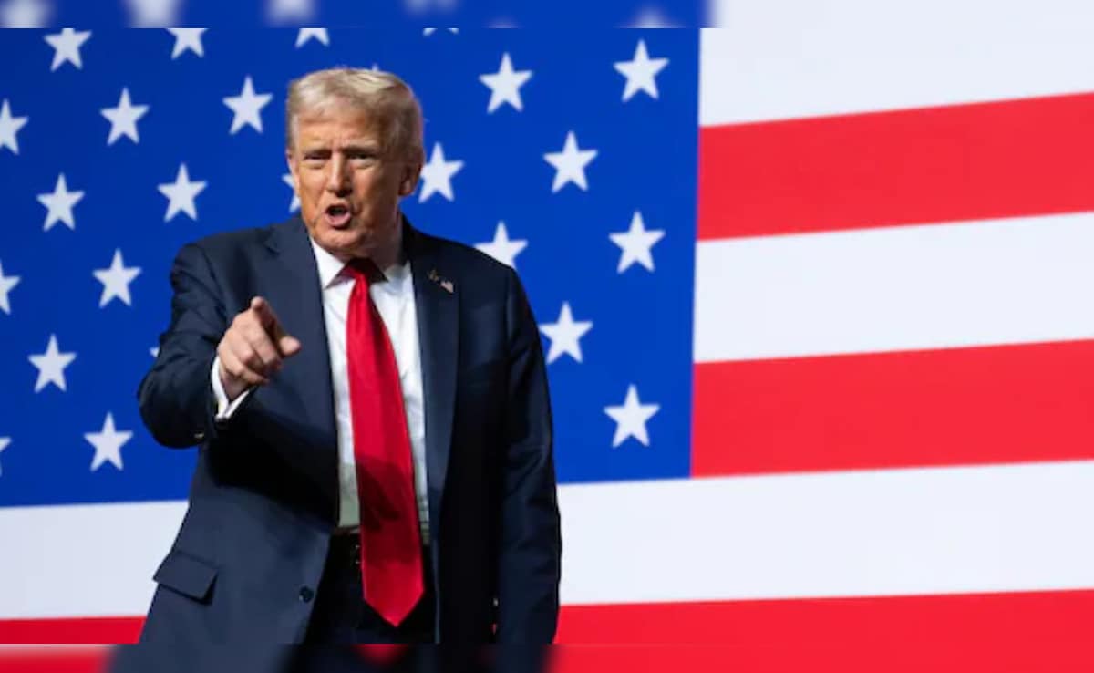 Panel Reviewing Trump's White House Ballroom Project Gets Earful From Public Opposing It