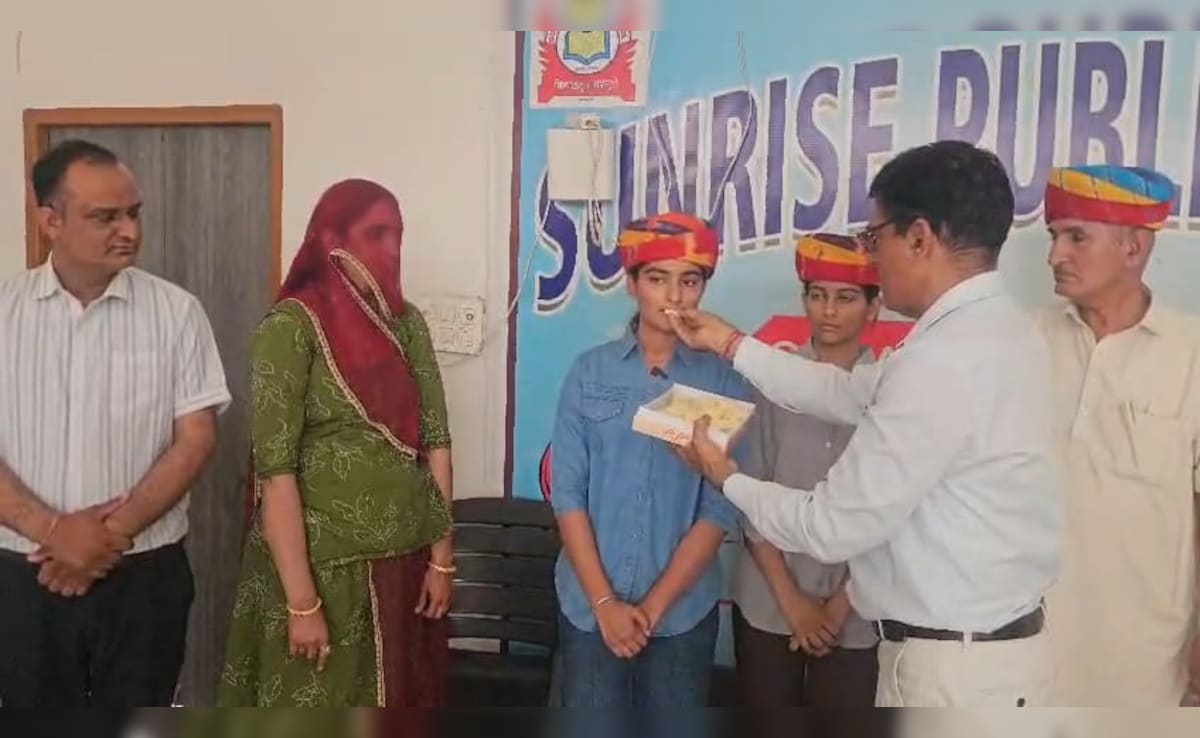 पिता के 'पेपर लीक' कांड से लगा था परिवार पर दाग, बेटी ने 10वीं में 99% लाकर धोया 'कलंक'