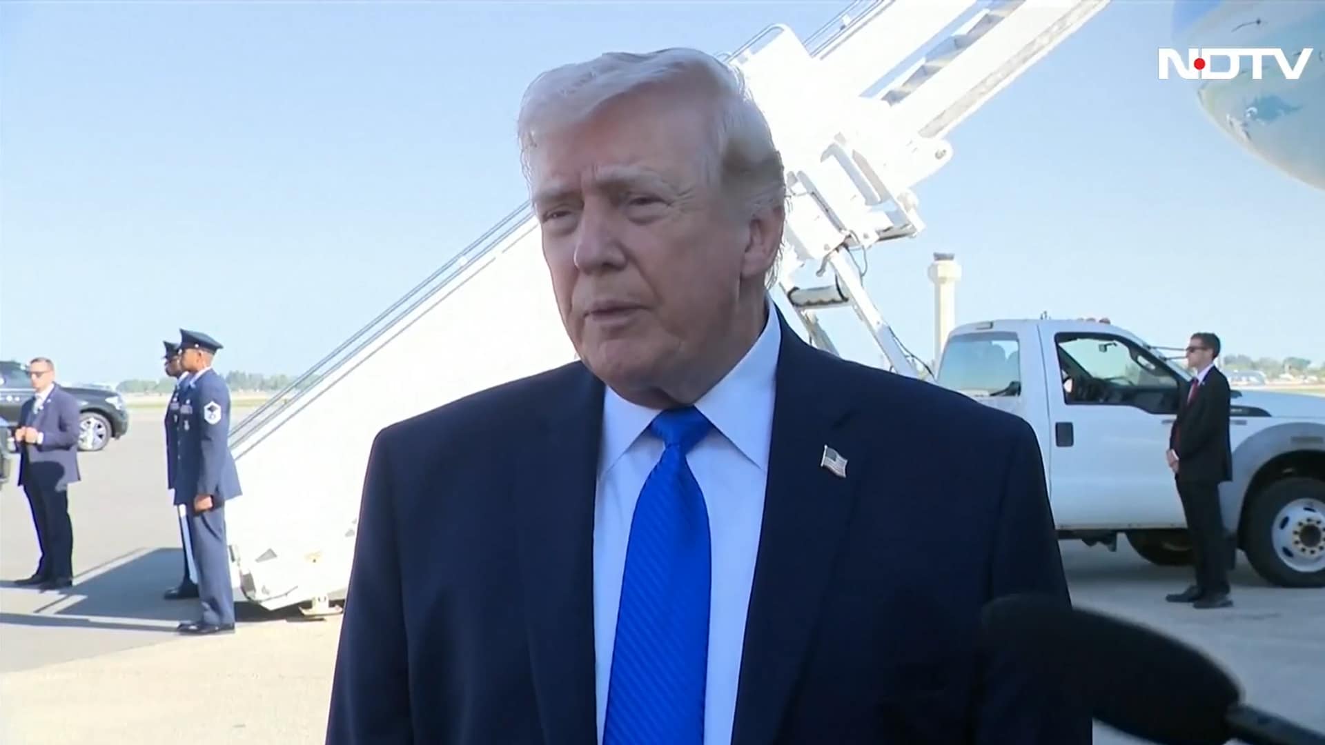 Trump Floats "Regime Change" in Iran, Hints at New Leadership Amid War Pause