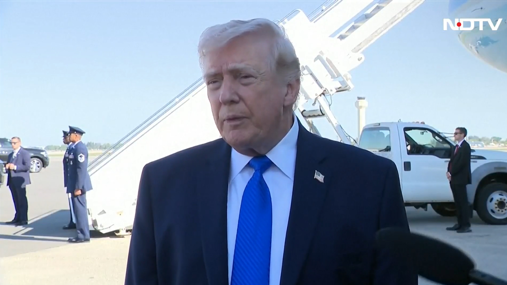 Trump Floats "Regime Change" in Iran, Hints at New Leadership Amid War Pause