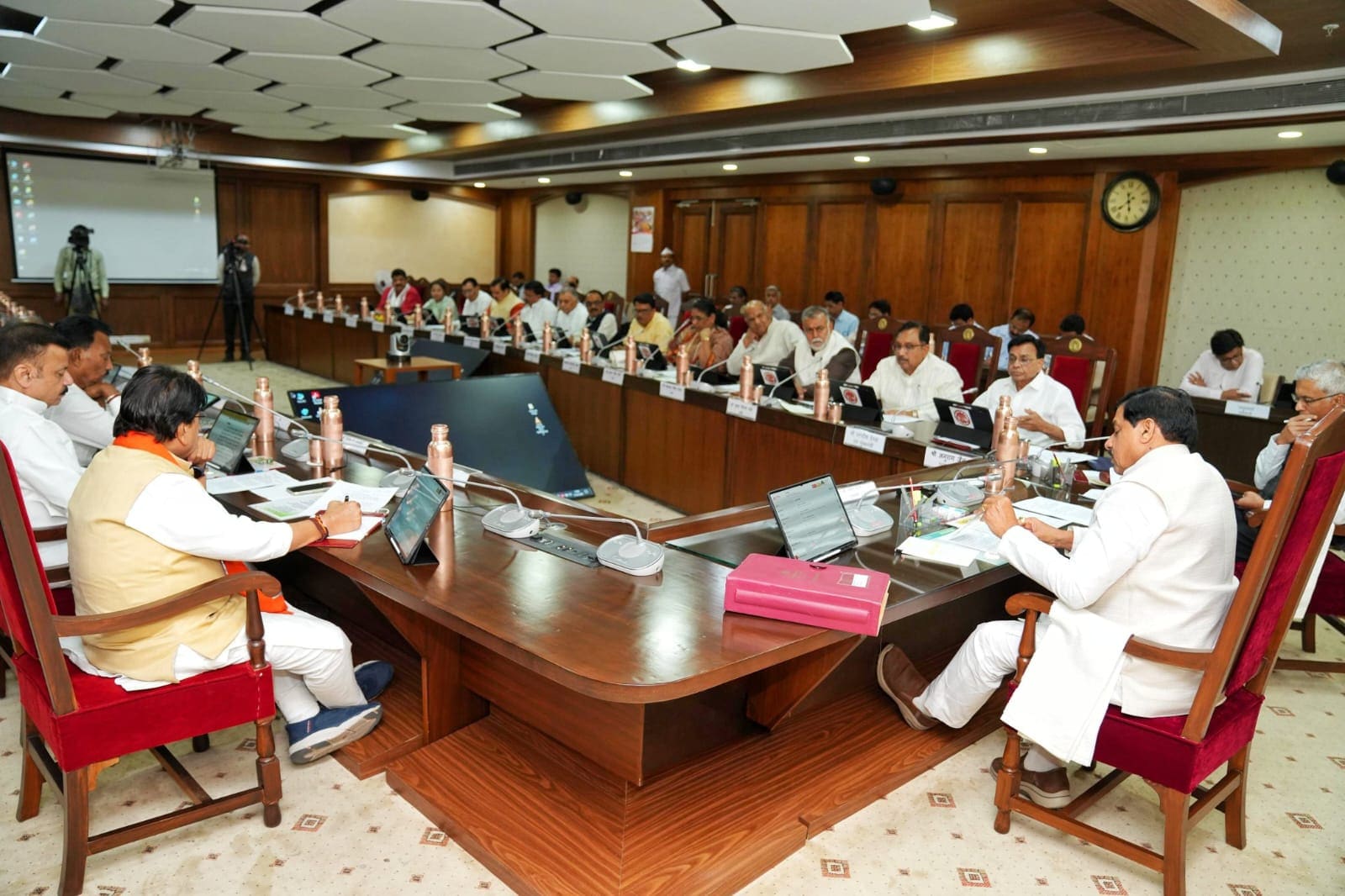 मंगलवार को आयोजित मंत्रिपरिषद की बैठक में सीएम डॉ. मोहन यादव