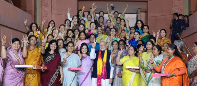 संसद, विधानसभाओं में महिला आरक्षण जल्द लागू करने को लेकर सरकार अलर्ट,  इसी सत्र में ला सकती है बिल, जानें कैसे