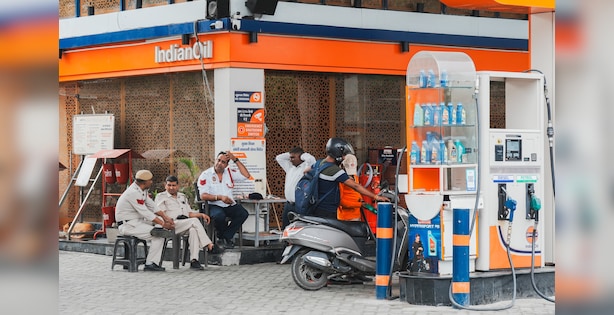 Domestic LPG Cylinder Prices Unchanged; No Change In Petrol, Diesel Rates