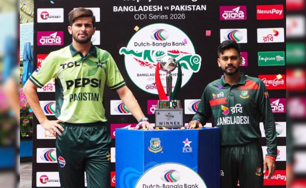 PAK vs BAN Live Score 1st ODI: पाकिस्तान कर रही पहले बल्लेबाजी, जानें पल-पल का अपडेट