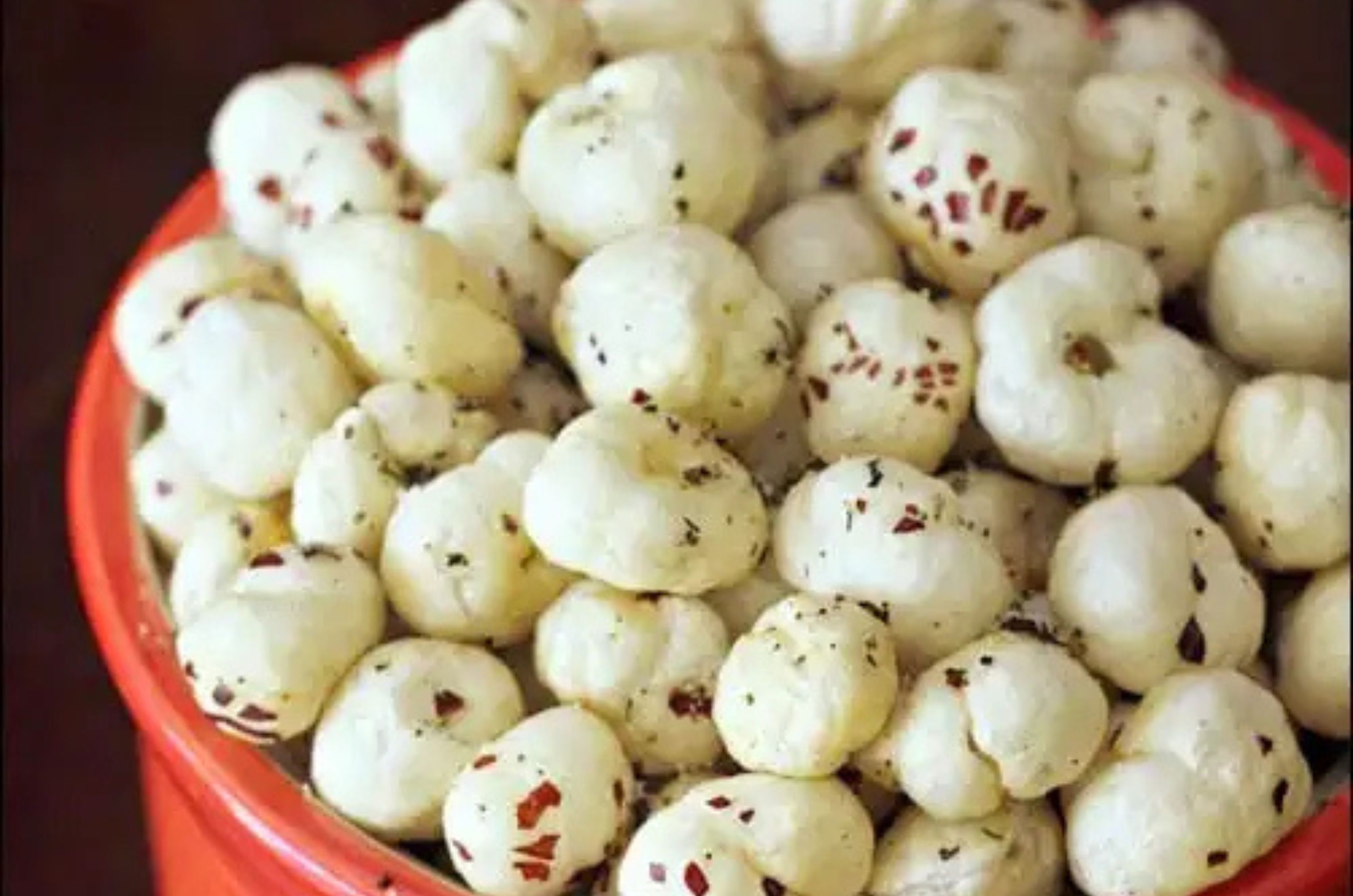 Makhana can be consumed daily to burn fats in a safe manner