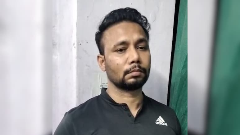 Man Posing As Army Officer To Scam Jobseekers Arrested In UP, Fake IDs Recovered