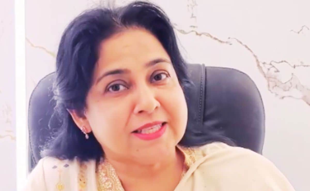 मशहूर टीचर नीतू सिंह के मुखर्जी नगर स्थित 3 मंजिला मकान में लगी आग, आगजनी की वजह साफ नहीं