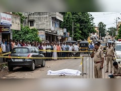 सड़क पर पत्नी की गला रेतकर हत्या! कर्नाटक के कलबुर्गी में दिल दहला देने वाली वारदात