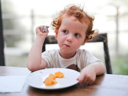 बच्चों में आयरन और कैल्शियम की कमी को न करें नजरअंदाज, ये संकेत दिखते ही हो जाएं सतर्क