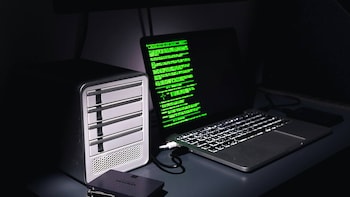 Google Unearths Russian Hacking Tool 'Dark Sword', Used To Target iPhones Running iOS 18 In Ukraine