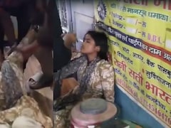 गैस किल्लत की अफवाह से हाहाकार, कटिहार में लंबी कतार में घंटों खड़ी रही लड़की हुई बेहोश