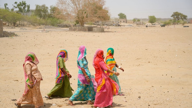 Rajasthan Weather: बाड़मेर से जयपुर तक तप रहा राजस्थान, अगले 48 घंटों में 3 डिग्री तक बढ़ेगा पारा, 25 जिलों में येलो अलर्ट