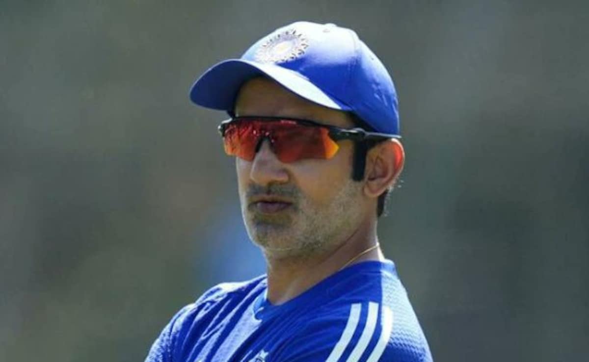 गौतम गंभीर मैदान में कदम रखने से पहले कौन सा पढ़ रहे थे मंत्र? फिर आसमान में देखते हुए स्टेडियम में ली एंट्री