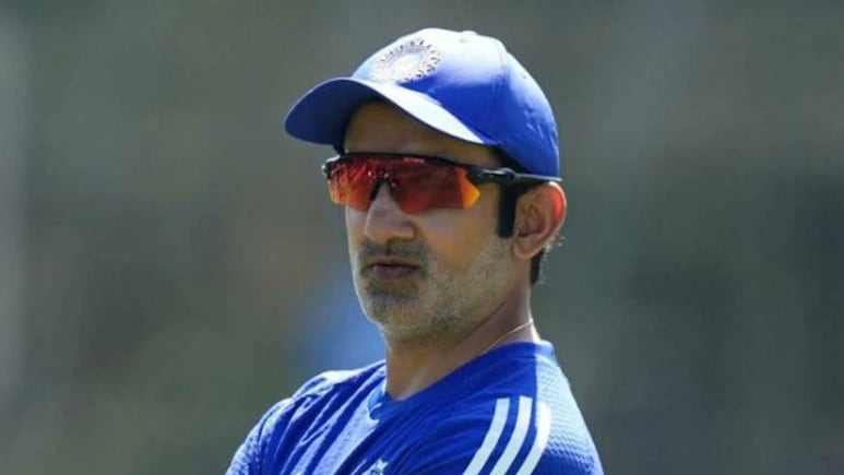 गौतम गंभीर मैदान में कदम रखने से पहले कौन सा पढ़ रहे थे मंत्र? फिर आसमान में देखते हुए स्टेडियम में ली एंट्री