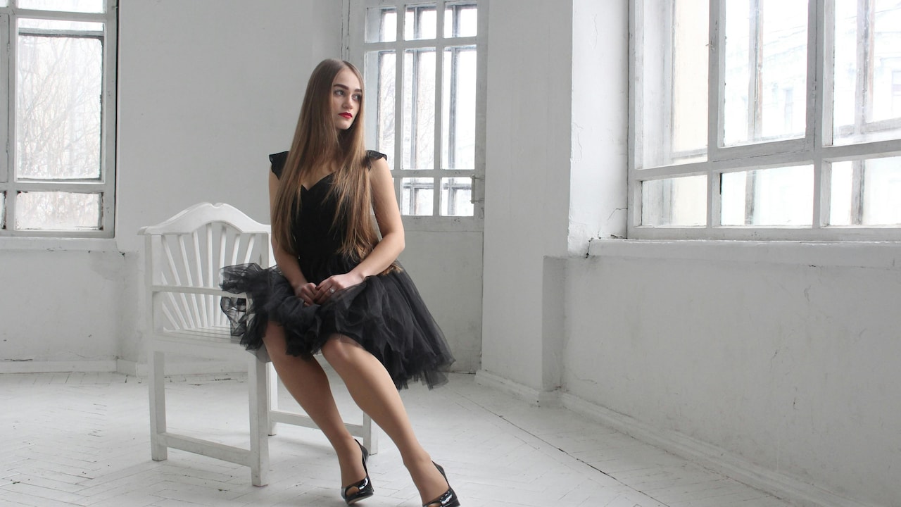 Bought A Statement Dress For One Event? Here's Why It Happens And What To Do Instead Bought A Statement Dress For One Event? Here's Why It Happens And What To Do Instead