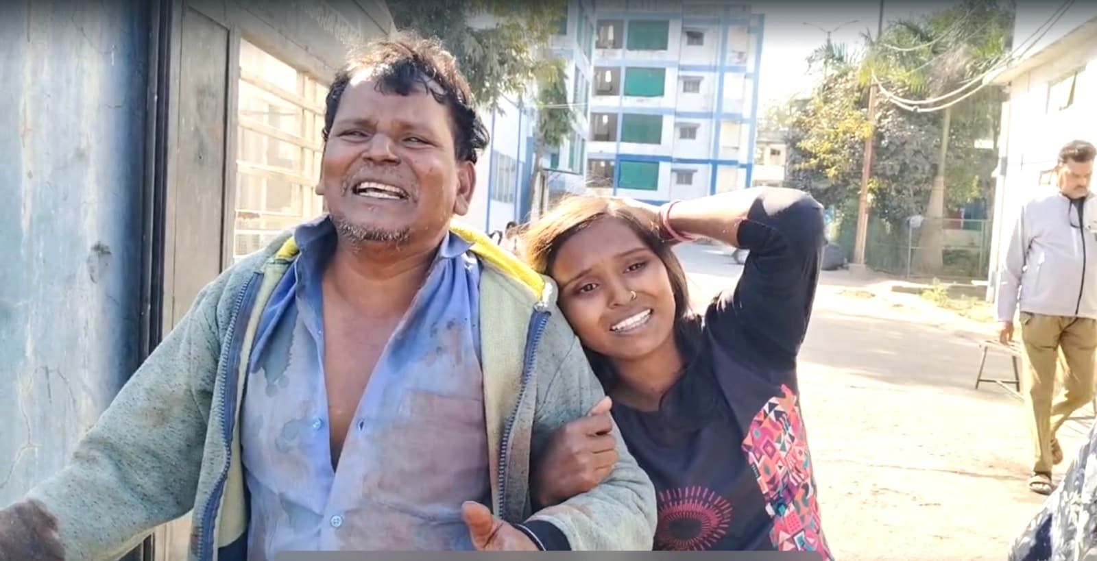 Sehore Double Murder: बच्चों की हत्या के बाद पिता का रो-रो कर बुरा हाल है. पुलिस आरोपी की तलाश कर रही है.