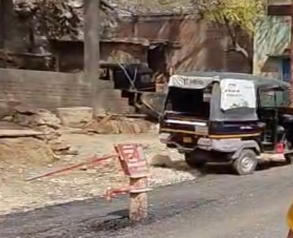 In UP's Mirzapur, Newly Built Road Came With A Free Hand Pump In The Middle