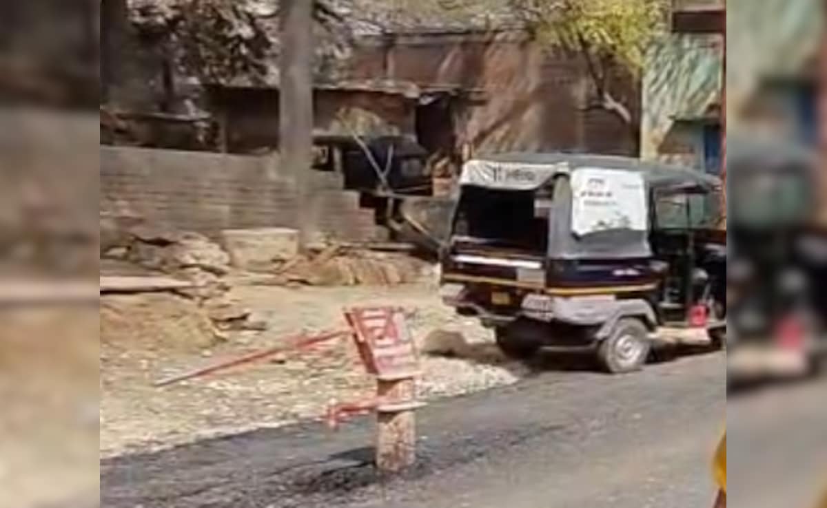 In UP's Mirzapur, Newly Built Road Came With A Free Hand Pump In The Middle