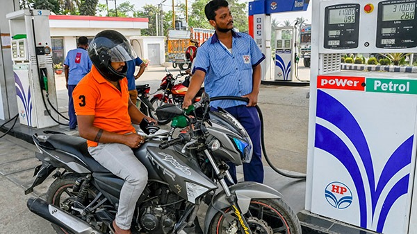 Petrol Price Hike: पावर पेट्रोल की कीमतों में हुआ इजाफा, ₹2 रुपये तक महंगा