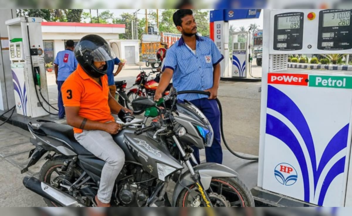 Premium Petrol Price Hike: प्रीमियम पेट्रोल की कीमतों में हुआ इजाफा, 2 रुपये तक महंगा