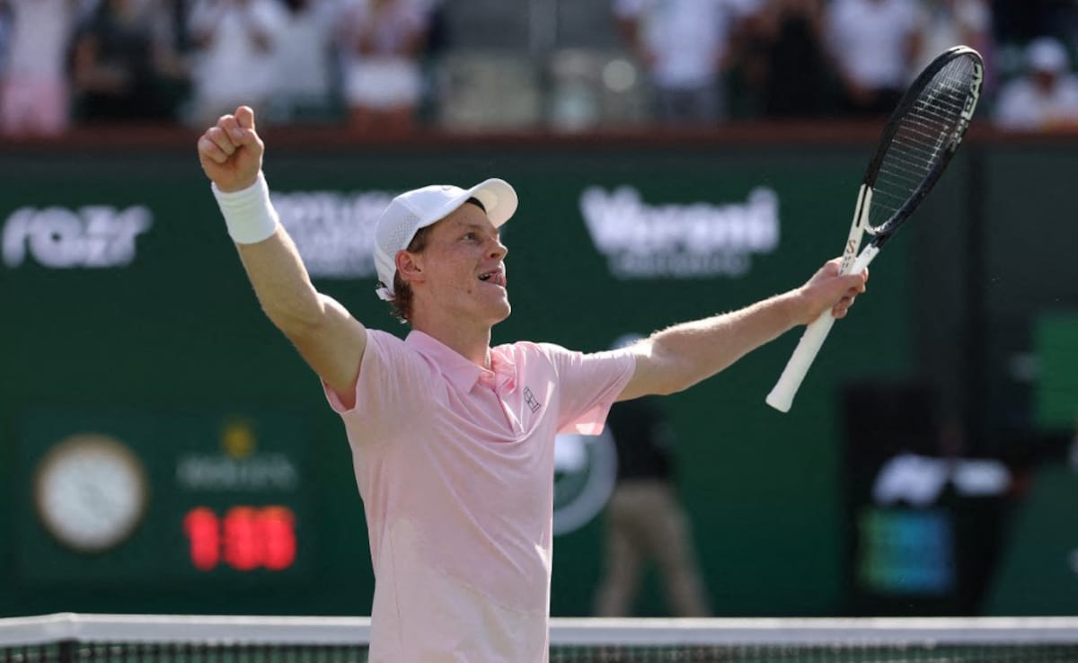 Jannik Sinner, Defending Champ Jakub Mensik Advance To Third Round At Miami Open