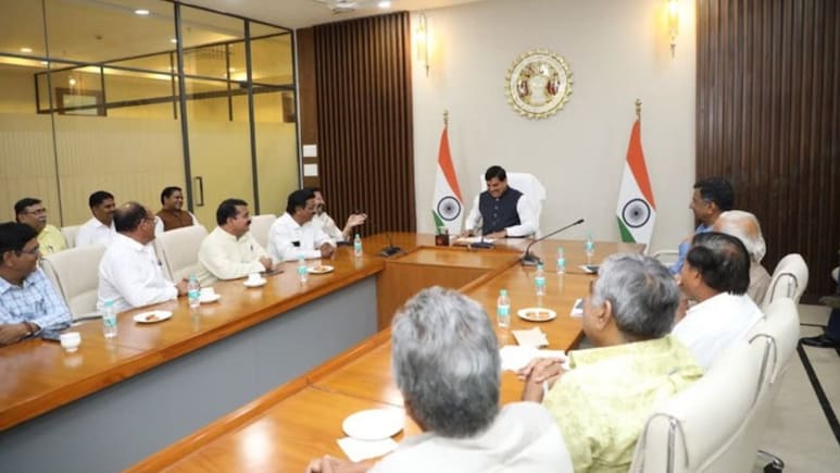 MP में 2 मार्च से प्रस्तावित बस हड़ताल वापस, CM संग बैठक के बाद ऑपरेटरों ने लिया फैसला; बसें सामान्य रूप से चलेंगी