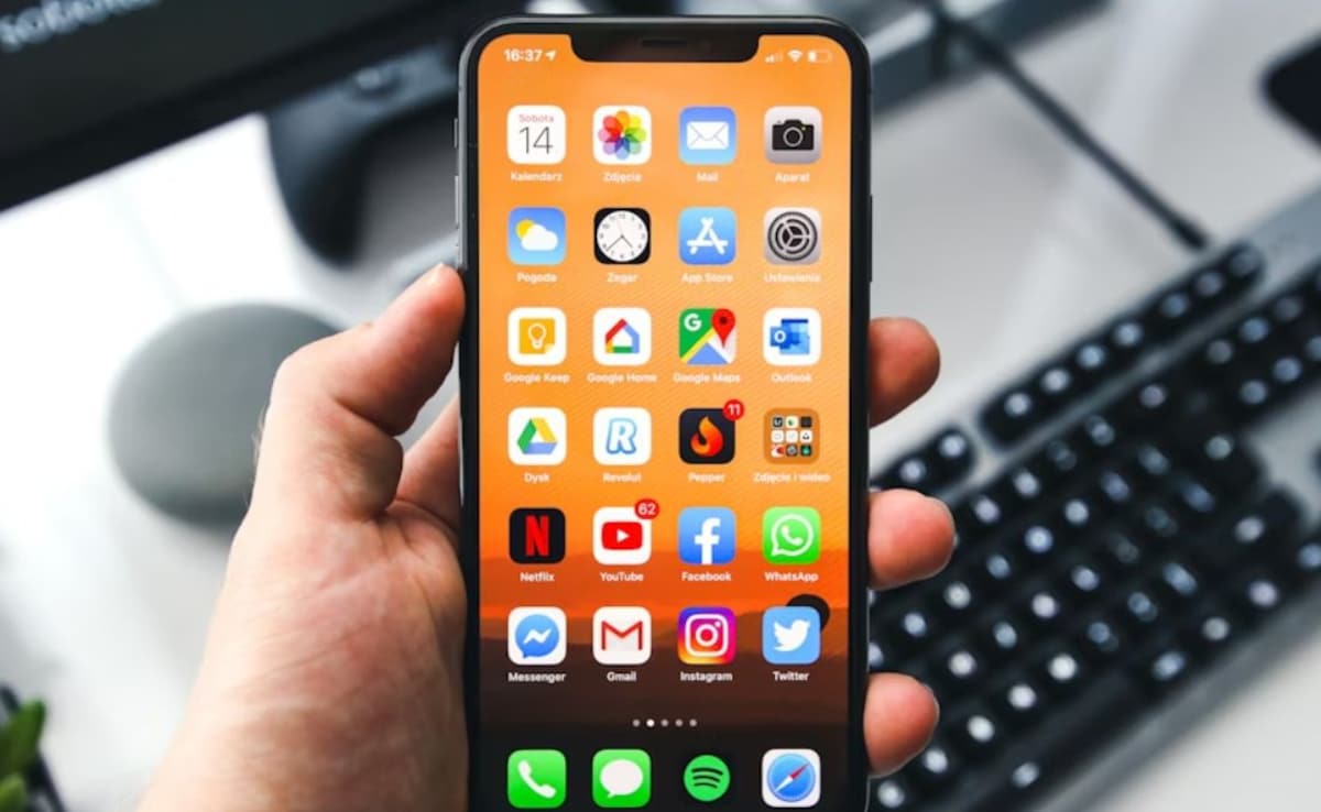 iPhone यूजर्स के लिए खुशखबरी! अब बिना इंटरनेट पहचानें गाना, iOS 26.4 अपडेट ने बदला पूरा एक्सपीरियंस