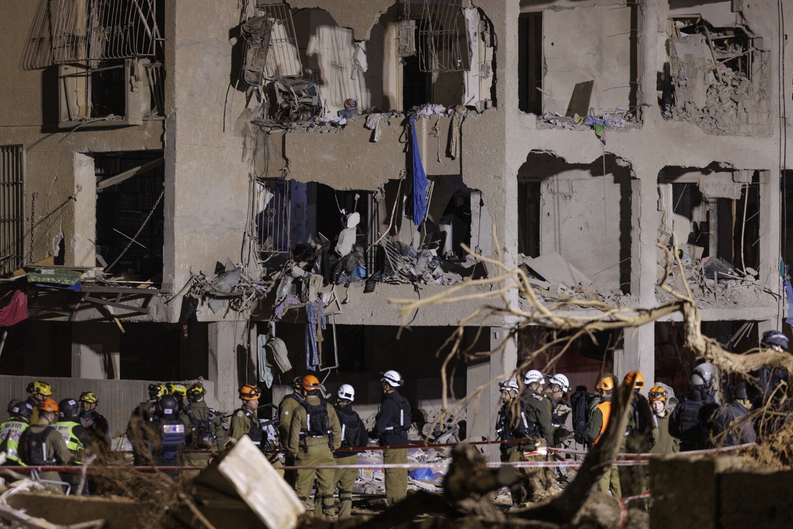 Asian Stocks Drop, Oil Swings In Volatile Start: Markets Wrap