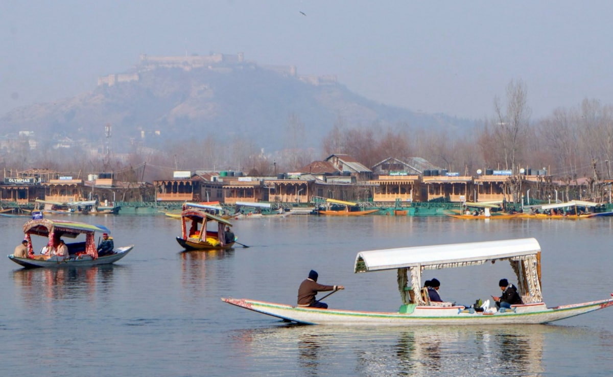 तप रहा कश्मीर, सूख रही झेलम... गुलमर्ग से श्रीनगर तक जहां बिछती थी बर्फ, वहां तपिश की मार