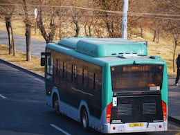 Trending News: बाप रे! खासगी बसवरील 'त्या' पोस्टरने 2 राज्यात खळबळ, पोलिसांकडून वाहन जप्त; तपास सुरु