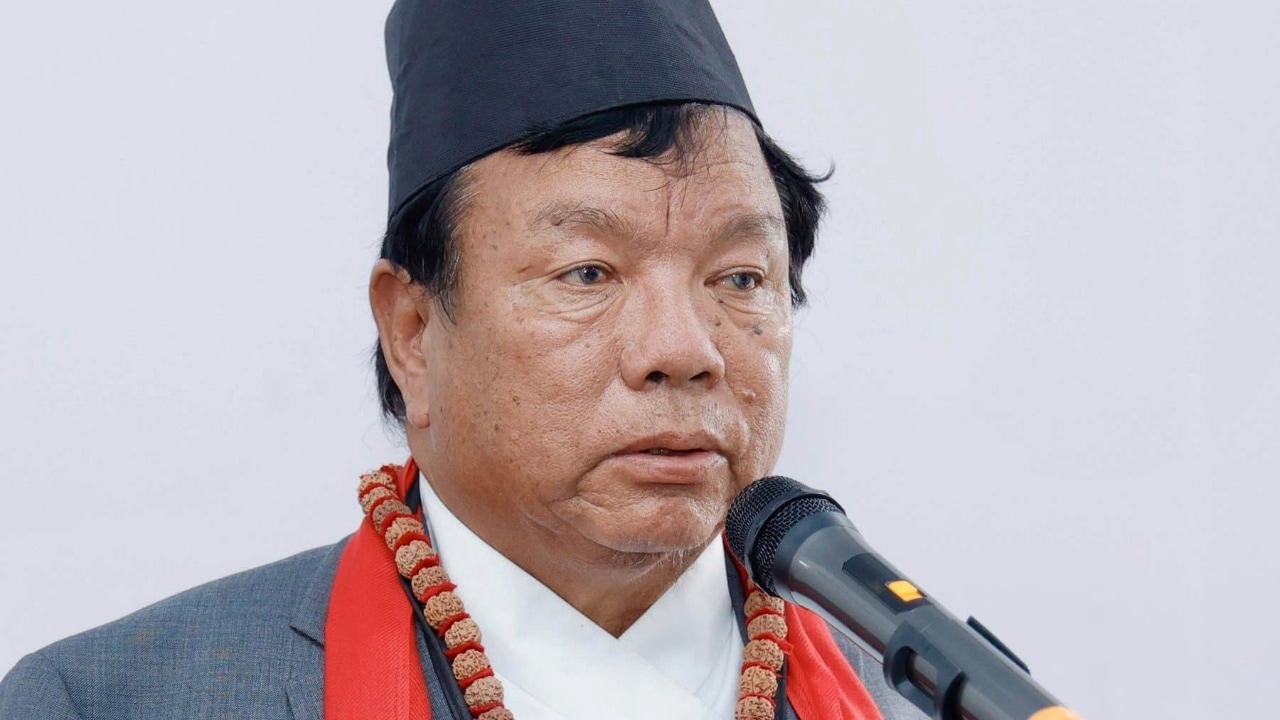 (बाएं से) आशिका तमांग, डॉ. महाबीर पुन, सूदन गुरुंग, हरका सम्पांग और खुशबू ओली 