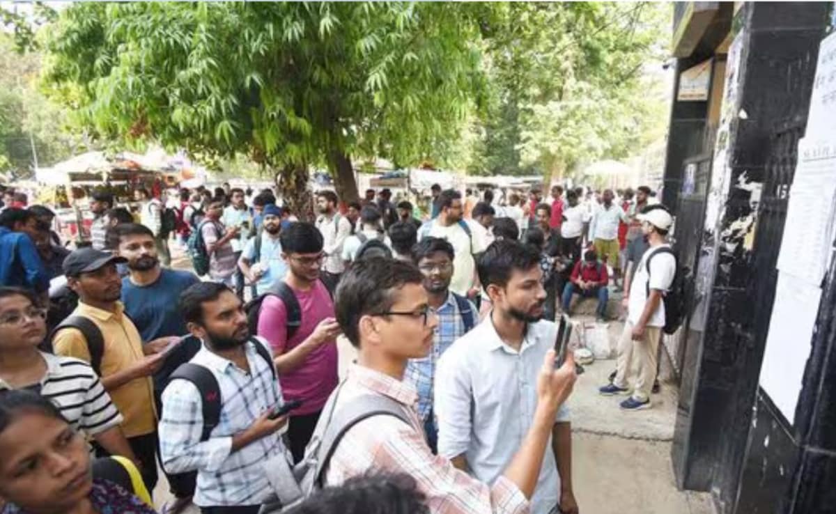 UPPSC RO/ARO 2023 का फाइनल रिजल्ट घोषित, 419 अभ्यर्थी हुए पास, अनिल पांडेय ने किया टॉप