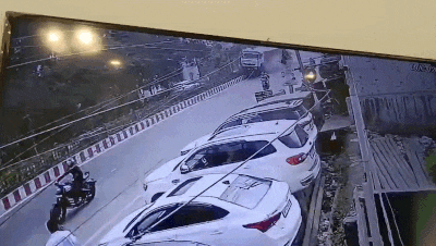 टायर फटा और सीधे डिवाइडर पर चढ़ गया, सब धुआं-धुआं, देहरादून से ट्रक के एक्सीडेंट का खौफनाक VIDEO