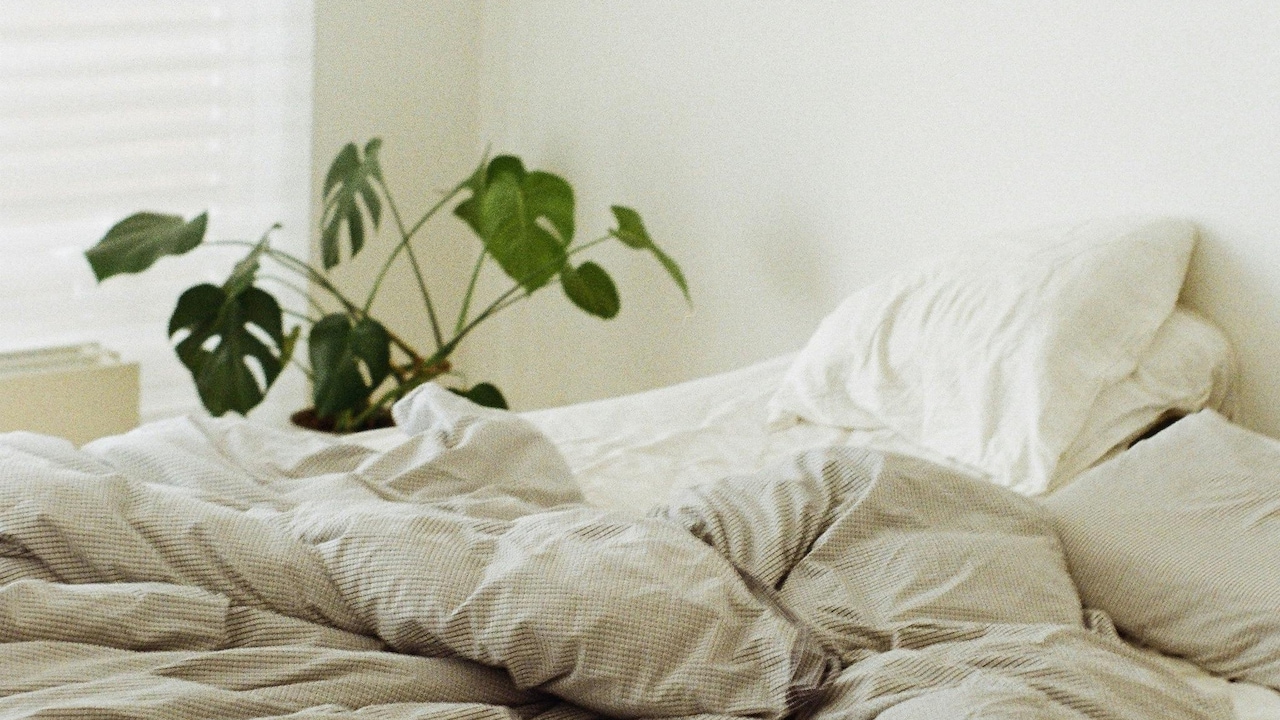 How to Stop Bedsheets From Pilling After Washing and Choose Fabrics That Last Longer