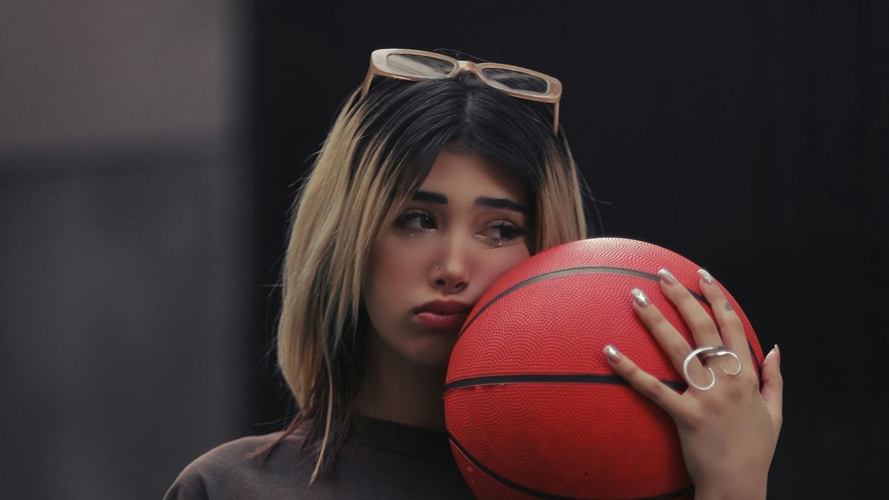 Fix Oversized Shirts With Shoulder Fit; Know How To Do It Easily