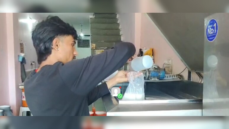 Milk Price Hike MP: धार में इस द&zwj;िन से महंगा होगा दूध, प्रति लीटर ₹4 बढ़े दाम, महंगाई की दोहरी मार