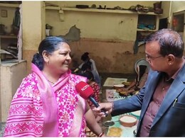 Success Story: 7वीं पास महिला ने घर की रसोई से खड़ा किया 70 लाख का साम्राज्य, रेल मंत्री भी हुए फैन, विदेशी में भी जलवा