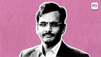 Private Vs PSU Banks In 12 Months — Vikas Khemani Picks The Outperformer