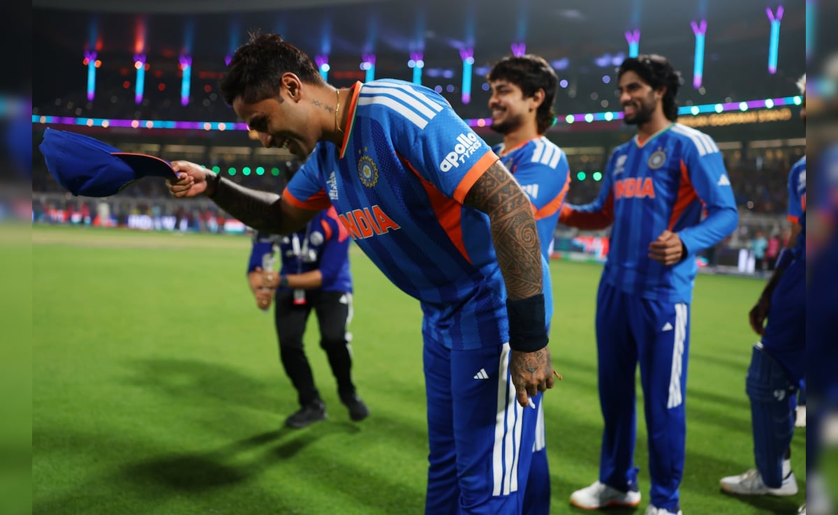 Sanju Samson: कप्तान सूर्या का सजदा, कोच गंभीर ने गले लगाया, ड्रेसिंग रूम में संजू सैमसन ने चूमा बल्ला, वीडियो हो रहा वायरल