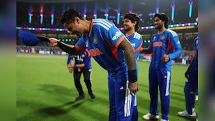 Sanju Samson: कप्तान सूर्या का सजदा, कोच गंभीर ने गले लगाया, ड्रेसिंग रूम में संजू सैमसन ने चूमा बल्ला, वीडियो हो रहा वायरल