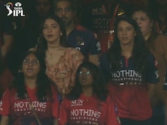 मंधाना के साथ खड़ी यह लड़की कौन?, अनुष्का भी साथ थीं, लेकिन सोशल मीडिया पर छा गईं यह भारतीय युवा स्टार