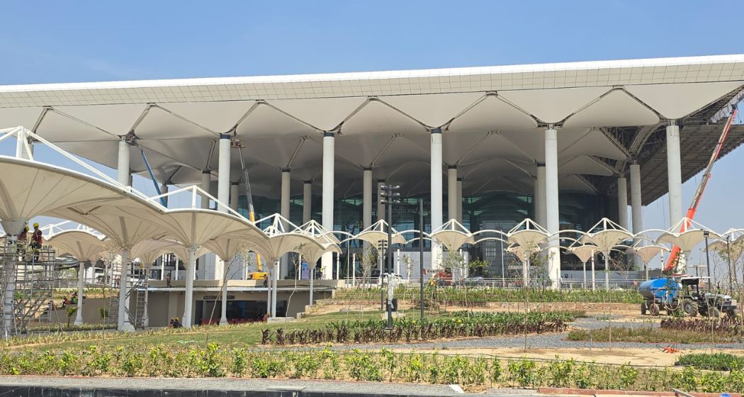 किसी की नौकरी नहीं जाएगी... जेवर एयरपोर्ट के लिए जमीन देने वाले परिवारों के युवाओं को MLA ने दिया भरोसा