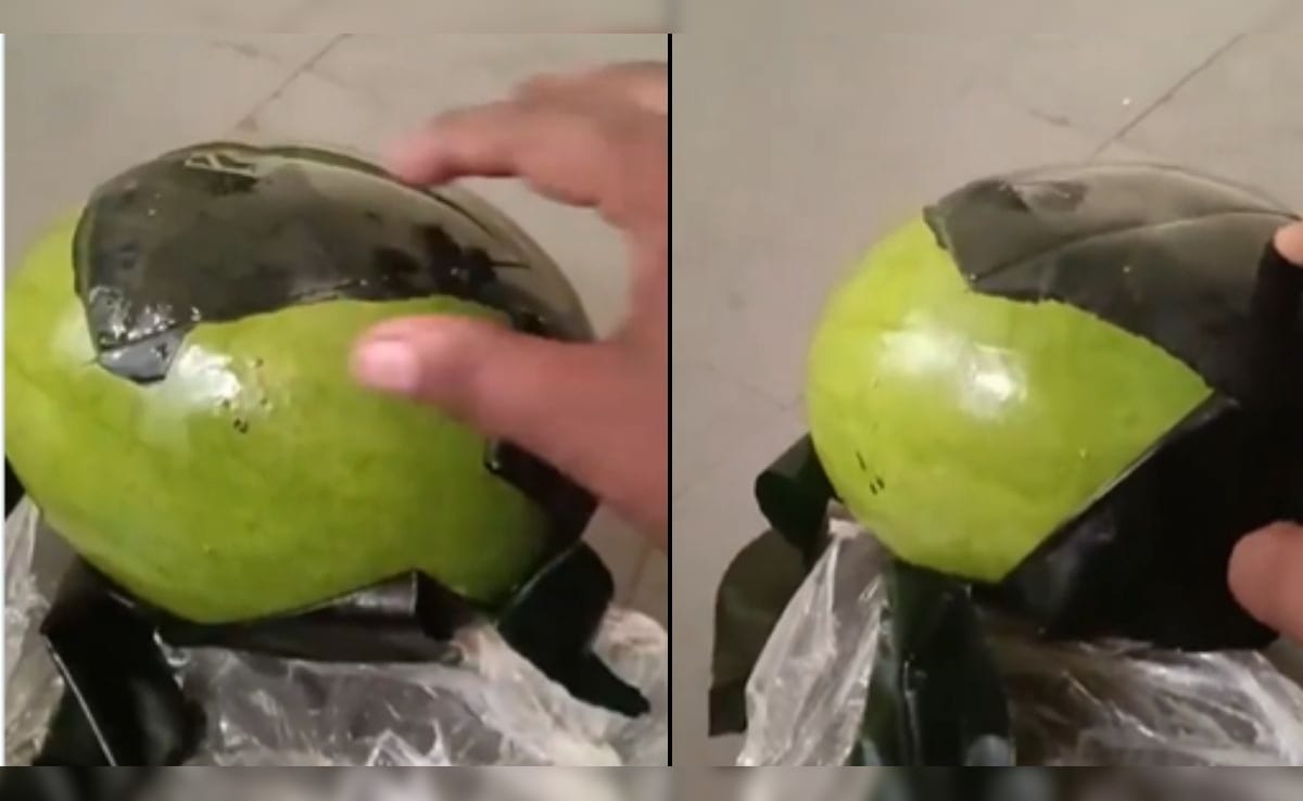 तरबूज खरीदा और फ्रिज में रखा, थोड़ी देर बाद निकाला तो ऊपर से काली प्लास्टिक की परत निकली, शख्स ने वीडियो बनाकर शेयर की घटना