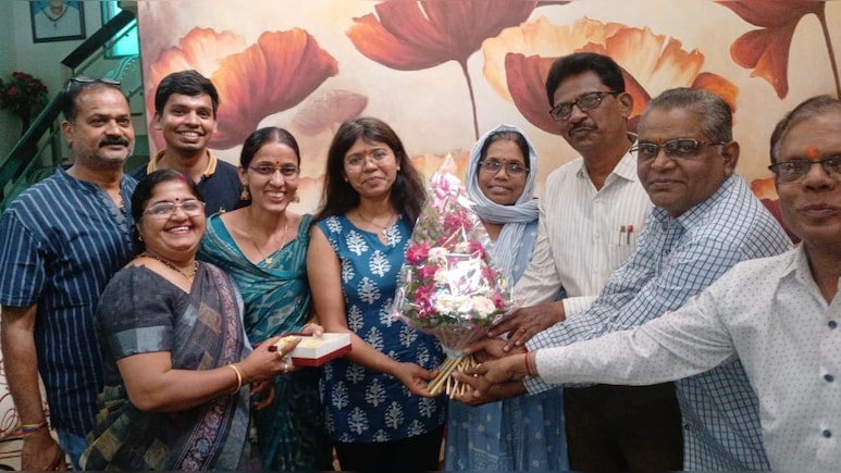 रूपल जायसवाल की IAS सक्&zwj;सेस स्&zwj;टोरी: वकालत छोड़ी, असफलता से लड़ी, अब UPSC क्रैक कर बनेगी कलेक्&zwj;टर