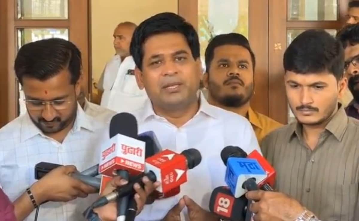 पार्टी तोड़ने के लिए 5 करोड़ का पैकेज दिया...NCP प्रवक्ता सूरज चव्हाण का अजित पवार के भतीजे पर बड़ा आरोप