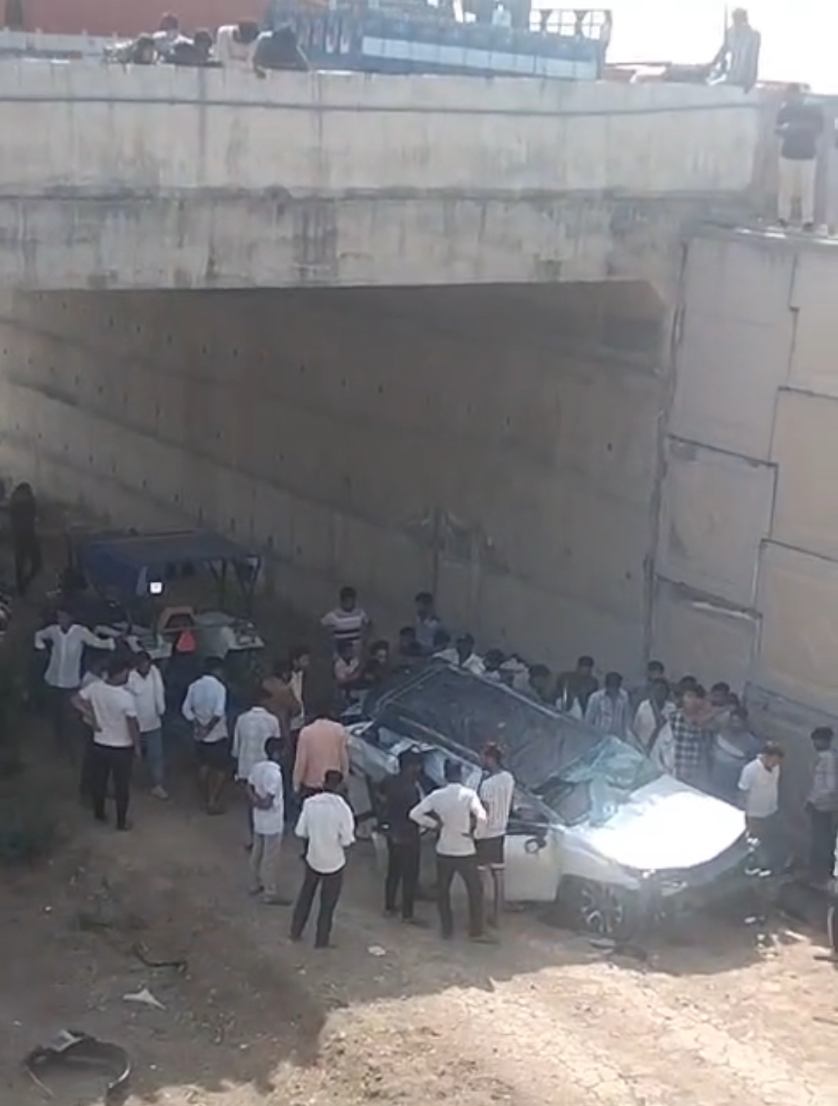Friends Returning To Pune After Ladakh Trip Die As Fortuner Falls Off Flyover
